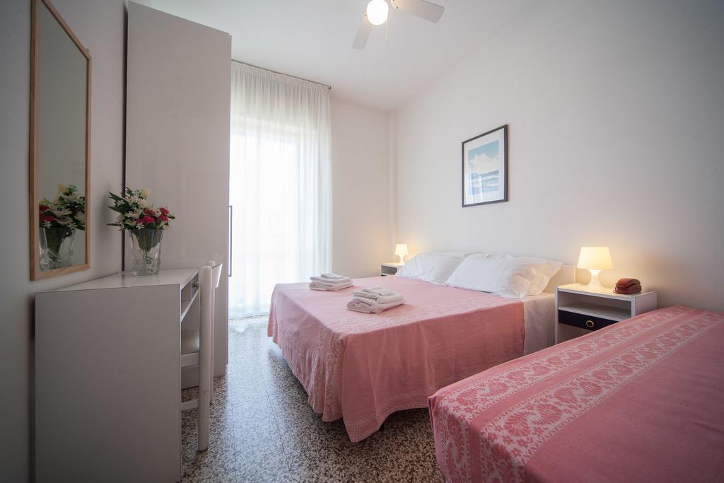 Hotel Madison Riccione Oda fotoğraf
