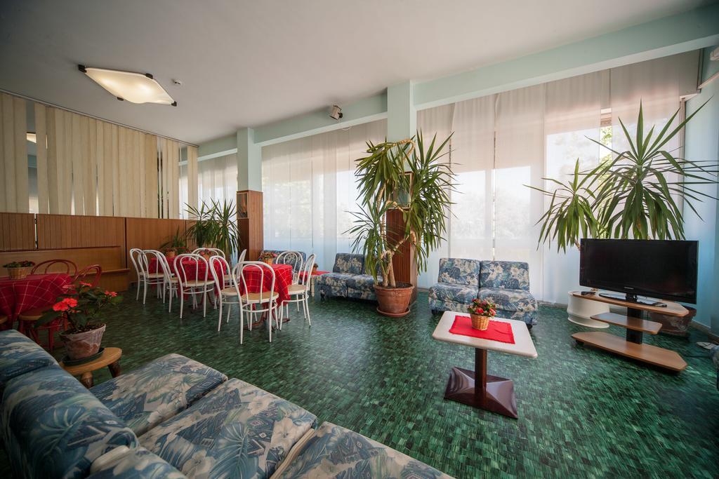 Hotel Madison Riccione Dış mekan fotoğraf